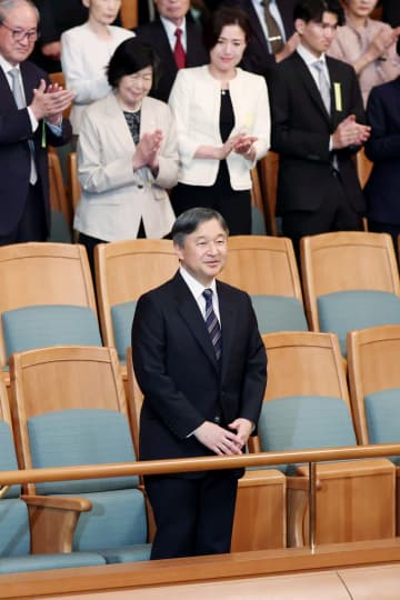 陛下、ビオラコンサートに　都内のホール