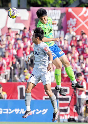 J1湘南・鈴木淳、最終ラインで奮闘　代表初選出に「成長したところ見せたい」