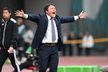 J1昇格→9位も…現実は「残留争い」　試合後に怒りの喝、指揮官が強く訴えた「1個のミス」