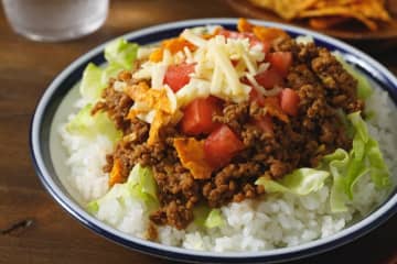 ギャル曽根考案、”松屋インスパイヤ”『チーズバーガー丼』の作り方を公開！簡単なのに絶品…爆速どんぶりレシピに主婦から「すごく簡単!!しかも美味しそう!!」「早速真似させてもらいました！子供達爆食い」の声