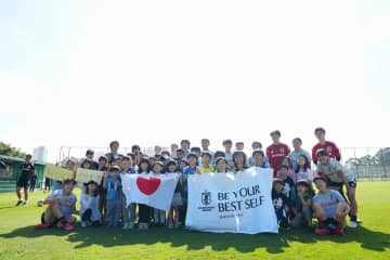 【なでしこ】笑顔の花咲く。ブラジル遠征、現地の日本人学校の児童約40人と交流