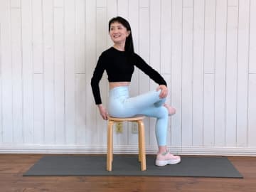 30秒だから続く！すきま時間に簡単「腹筋なし」くびれストレッチ