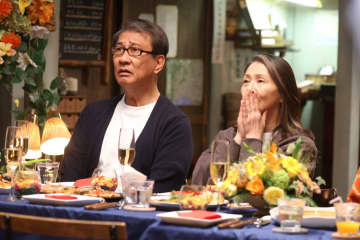 千明（小泉今日子）と長倉家の面々を集める真平（坂口憲二） 重大な発表があると言うが…『続・続・最後から二番目の恋』第8話予告