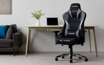 AKレーシング、ハイグレードゲーミングチェア「Pro-X JP」 高級車グレードの国産合成皮革採用