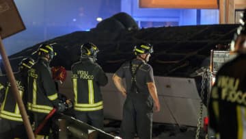 サッカーチームバスが横転し、未成年選手1人死亡…22人負傷の大惨事
