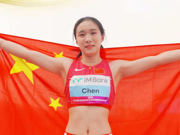 アジア選手権女子200メートルで史上最年少のチャンピオンが誕生