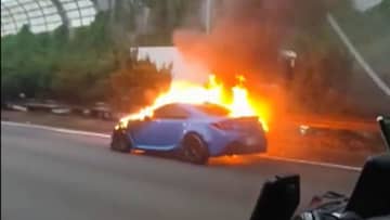 東名高速下り・綾瀬スマートIC近くで車1台が全焼　運転手の男性は無事　通行規制は全て解除