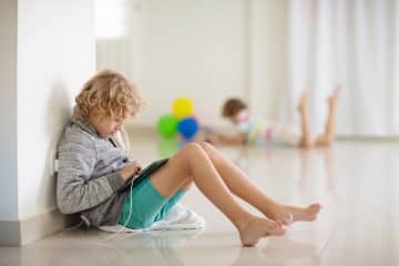 子どもが「ゲーム課金」に5万円使っていたことが判明…。返金はできるのでしょうか？