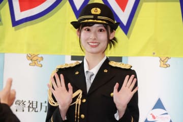 仮面ライダー俳優・井本彩花、一日警察署長で痴漢撲滅を訴える「深刻な犯罪だと思います」