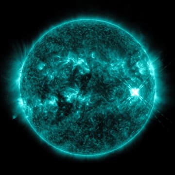 NASA観測衛星「SDO」が捉えたXクラスの太陽フレア