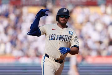 ドジャース、猛打18得点でヤンキース粉砕　指揮官の誕生日を祝う大勝　マンシーが通算200号含む2発7打点の大暴れ