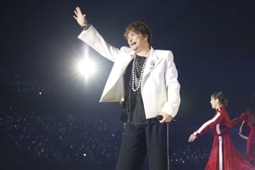 香取慎吾 初のソロアリーナツアーが開幕　ダイナミックなステージ披露「これからもステージに立ち続けたい」