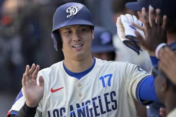 大谷翔平の愛犬デコピン「カメラ目線バッチリ」で安定のかわいさ　大勝した試合後、インスタにアップ