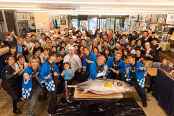 DA PUMP、新曲「SUSHI PARTY」が築地場外市場応援ソングに！