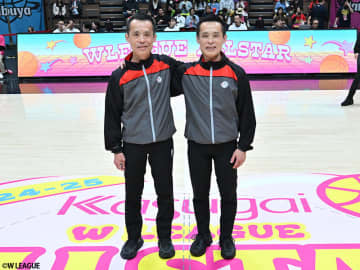 Wリーグでのラストシーズンを終えた双子の審判員・渡邊諭さんと整さん…「緻密さが日本女子バスケの面白さ」