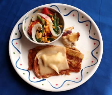 雪印メグミルク創業100周年 当時のメニューを再現 茨城県庁食堂で提供