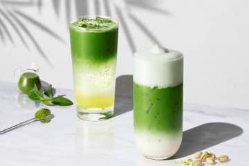 スターバックス ティー ＆ カフェ「夏抹茶」限定ドリンク、“ふわふわ”ピスタチオフォームのせ抹茶ラテ