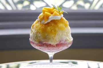 京都・長楽館の夏限定パフェかき氷「氷菓」“果肉たっぷり”マンゴーフランボワーズ＆チェリーピスタチオ
