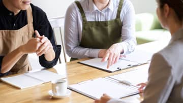 目を覚ましてください…数百万円をドブに捨てていることも。中小企業がカモられやすい「当たり前に払っているコスト」