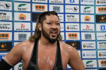 【新日本】外道を絞首刑、EVILが高笑いの宣戦布告「俺らには“新たな男・X”が加わるからな」大阪城決戦前にBC WAR DOGS vs H.O.Tの遺恨激化