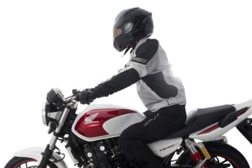 バイク操作がもっとラクに！　エフェックスで理想のポジションを実現