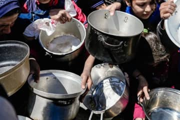 ガザ：米国・イスラエル主導の食料配給所で多数の死傷者──国境なき医師団は非人道的な援助システムを非難