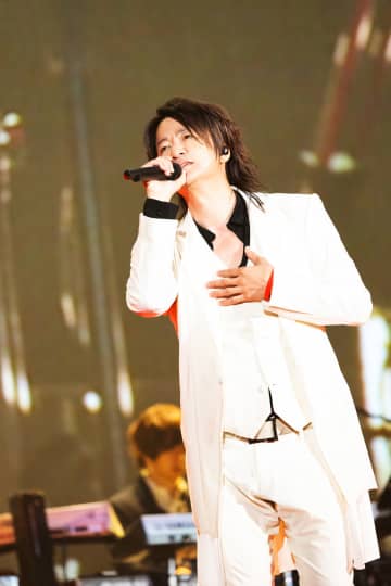 GLAY、10年ぶり東京ドーム単独公演　hydeがサプライズ登場し『誘惑』や『HONEY』熱唱