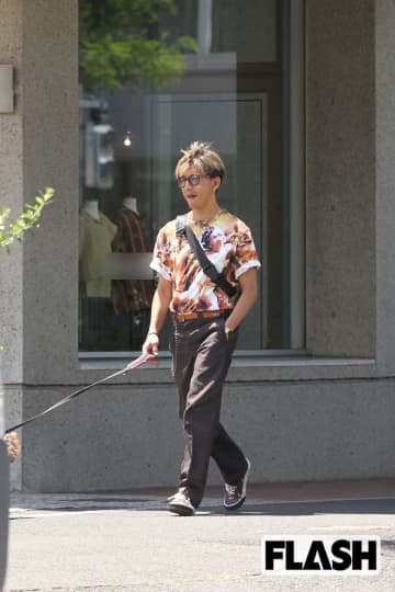 木村拓哉『教場』復活にCM急増“絶好調”を示す「イケイケ私服」…ド派手Tシャツと「200万円超の海外高級時計」