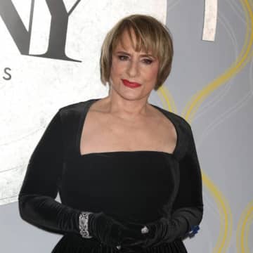 ブロードウェイの重鎮パティ・ルポーン、ほかの女優への発言を謝罪