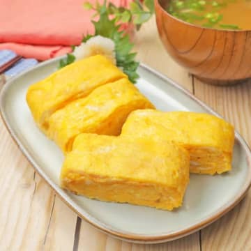 【1回だけでいい！卵焼きに少し入れてみて】「朝ごはんにぴったり」「気づいたら3日連続食べてた」卵焼きの簡単格上げレシピ