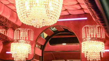 えげつないほど昭和を感じる「ここまでやるか」ゴージャス振り切りキャンパーに「おったまげー！」。