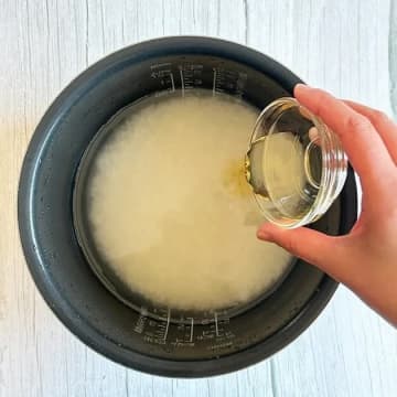 【ご飯を炊く時にひと工夫➡︎白米がぐっと美味しくなる！】こめをよりおいしくするライフハック4選