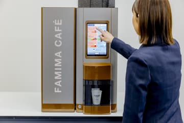 ファミマ／コーヒーマシン刷新、豆のひき方を9段階に