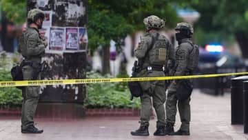 親イスラエルのデモ襲撃事件、容疑者の男をヘイトクライムで訴追　男女１２人が負傷