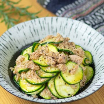 【ズッキーニはこうやって食べると超ウマい】「どうやって食べていいか知らんから助かった」みんながハマる簡単レシピ3選