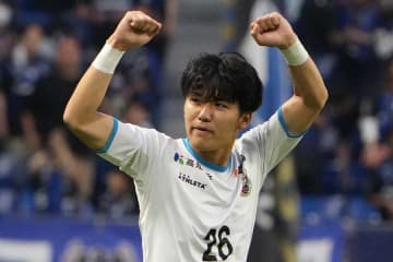 13戦10発FWを引き抜き「これはびっくり」　電撃移籍にファン驚き「えぐい補強」