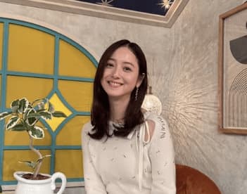 「いいね4.3万超！世界最高の組み合わせ」佐々木希×橋本環奈、奇跡のツーショットに反響「まさに女神と天使」