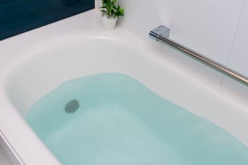 4人家族で1日3回「追い焚き」をします。かなり「ガス代」を無駄にかけている気がしますが、1ヶ月のガス代はいくらになりますか？