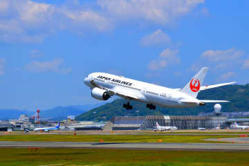 JAL がお得な国内線タイムセールを実施中！ 東京-札幌7,700円～, 東京-沖縄9,900円～など、8･9月の搭乗分が対象