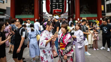 訪日客を困らせる「ごみ箱がない」問題　清潔さは評価、でも最大の不満