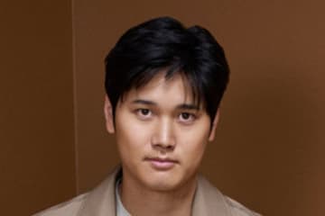 大谷翔平が長嶋茂雄さん追悼 ”肩組み”2ショット投稿「素敵なお写真、泣けます」「日本人として誇り」「頼む野球界！」との声
