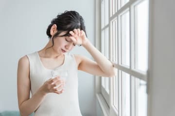 梅雨時期の“だるさ”は自律神経のせい？肩こり・腰痛を招く「負のスパイラル」、断ち切る3つの方法