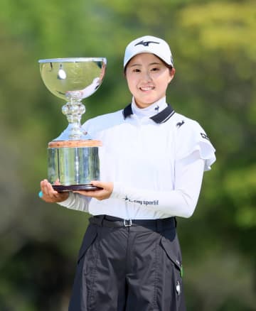 ゴルフ界、早大出身女子プロ史上初の快挙だ！稲垣那奈子が逃げ切り優勝