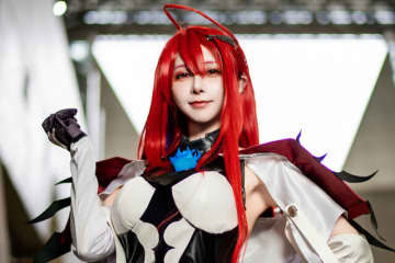 【コスプレ】まるでファンタジーの冒険者のようないでたち！中国美女レイヤーの「HololiveEN」エリザベスがスタイル抜群【写真8枚】