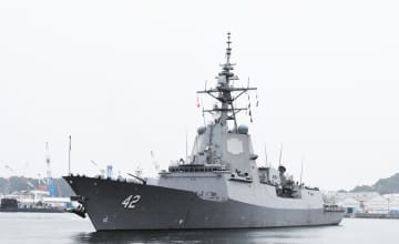 横須賀基地に豪海軍「シドニー」寄港　乗員約240人、海上自衛隊が歓迎式
