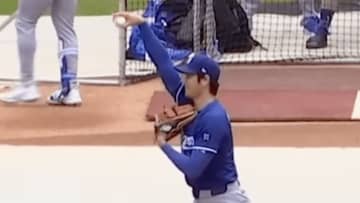 「何より楽しそう」「特等席で見てる」大谷翔平のライブBPにキケ・ヘルナンデスも釘付け