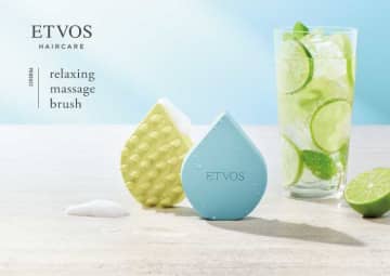 【ETVOS】大好評の｢リラクシングマッサージブラシ｣に、爽やかな夏の限定色が登場!