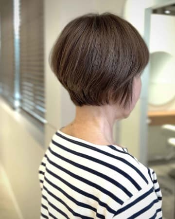 白髪染めしない方が垢抜け！？【40・50代】「繊細くすみカラー」大正解かも、、♡