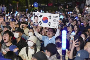 歴史問題で対日批判警戒　政府、早期の首脳会談追求