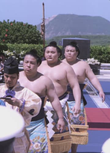 ＜あのころ＞硫黄島で慰霊の土俵入り　30年前の6月4日